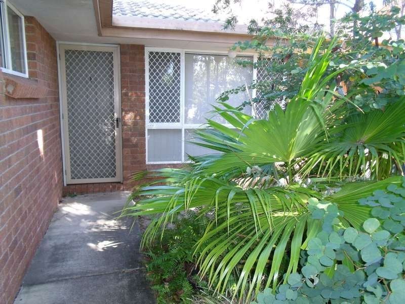 1/182 Whiting Street, Labrador QLD 4215