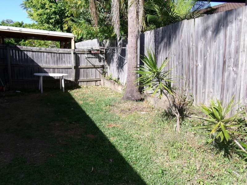 1/182 Whiting Street, Labrador QLD 4215