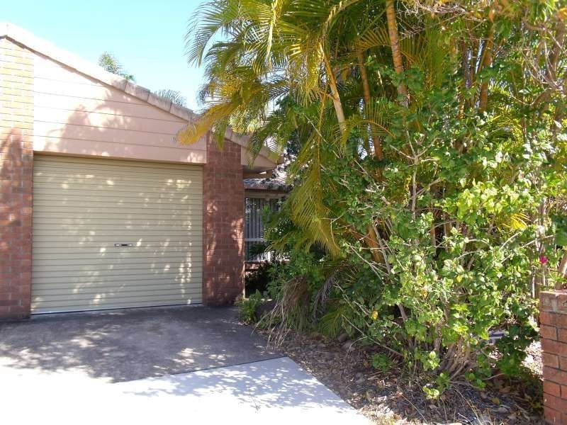 1/182 Whiting Street, Labrador QLD 4215