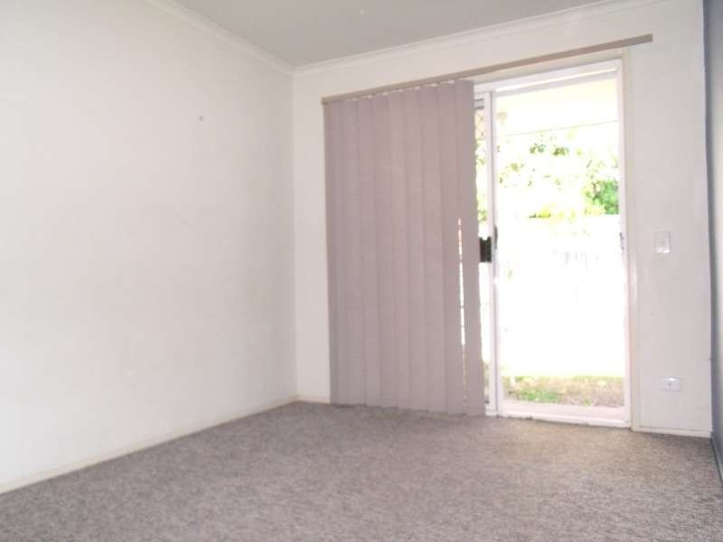 1/182 Whiting Street, Labrador QLD 4215