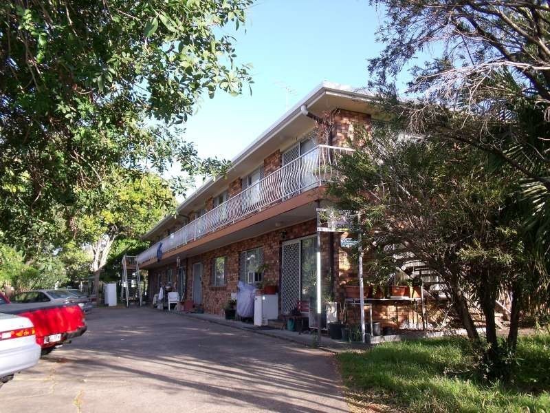 2/44-46 Railway Street, Southport QLD 4215