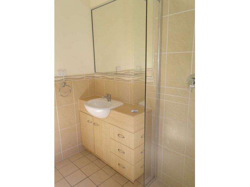 1/43 Beale Street, Southport QLD 4215