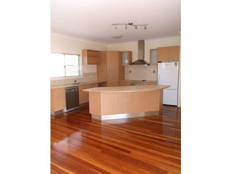 1/43 Beale Street, Southport QLD 4215