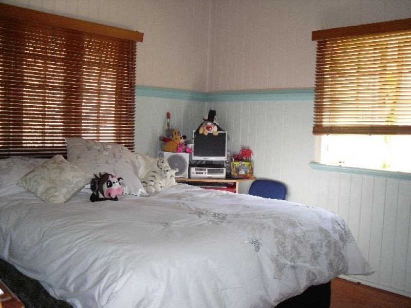 31 Nicholson Street, Greenslopes QLD 4120