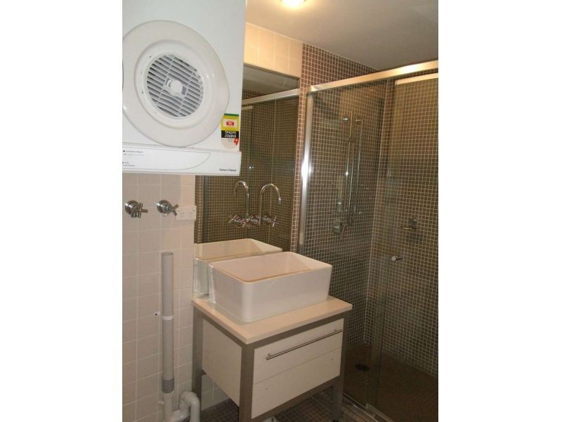 10/5 Carey Lane, Southport QLD 4215