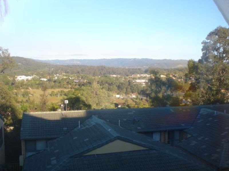 2002/6 Crestridge Crescent, Oxenford QLD 4210