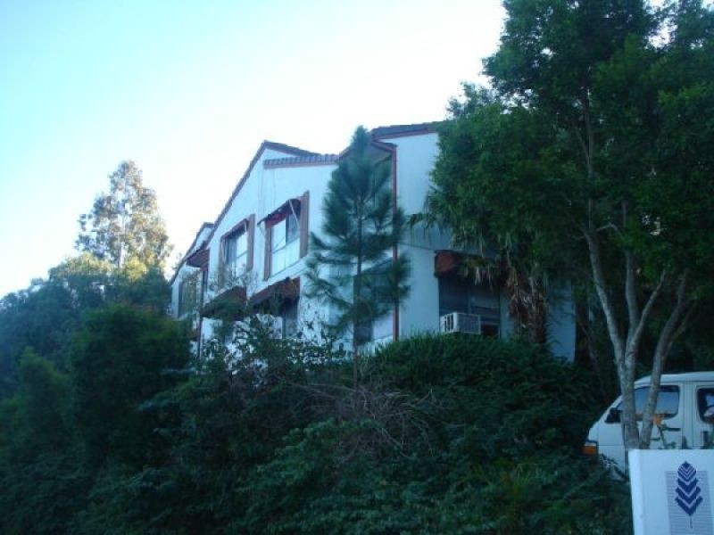 2002/6 Crestridge Crescent, Oxenford QLD 4210