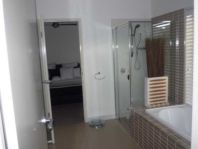 34 Tempel Island Circuit, Oxenford QLD 4210