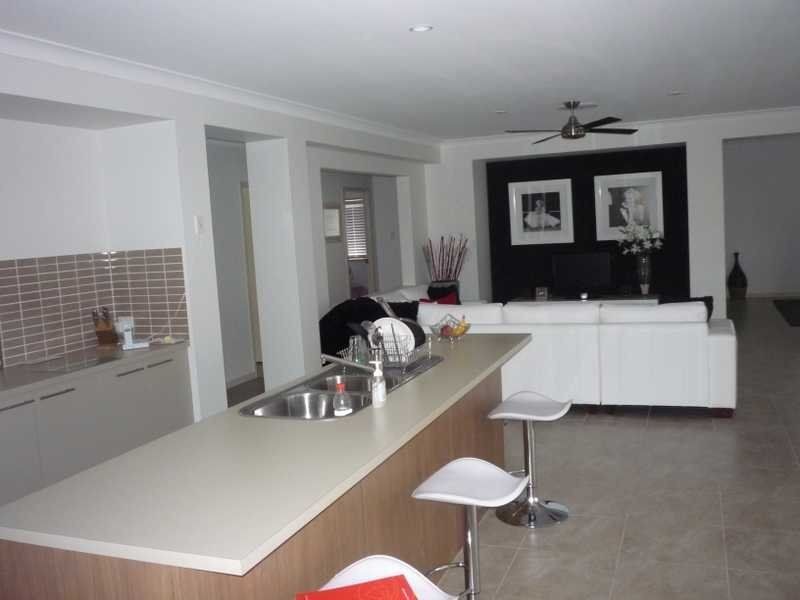 34 Tempel Island Circuit, Oxenford QLD 4210