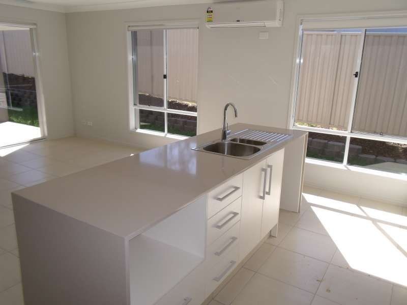 8 Ballagio Crescent, Coomera QLD 4209