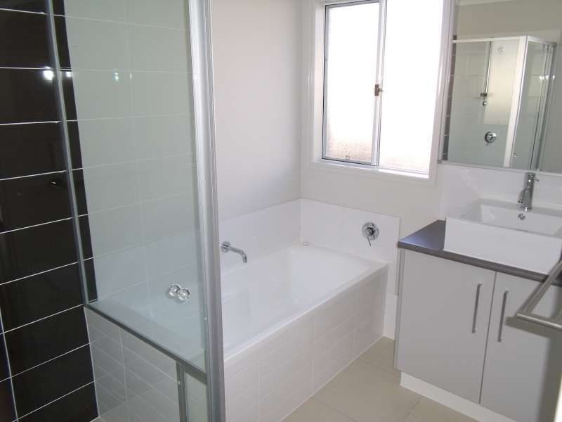 8 Ballagio Crescent, Coomera QLD 4209