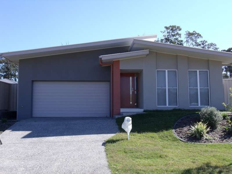 8 Ballagio Crescent, Coomera QLD 4209