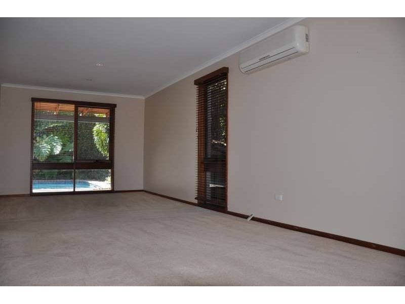 19 Milparinka Terrace, Ashmore QLD 4214