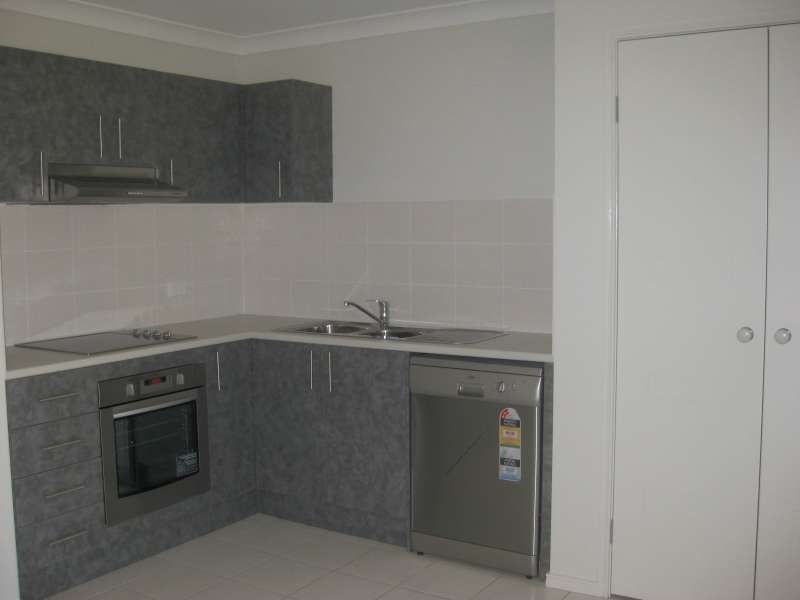 2/11 Duncan Crescent, Joyner QLD 4500