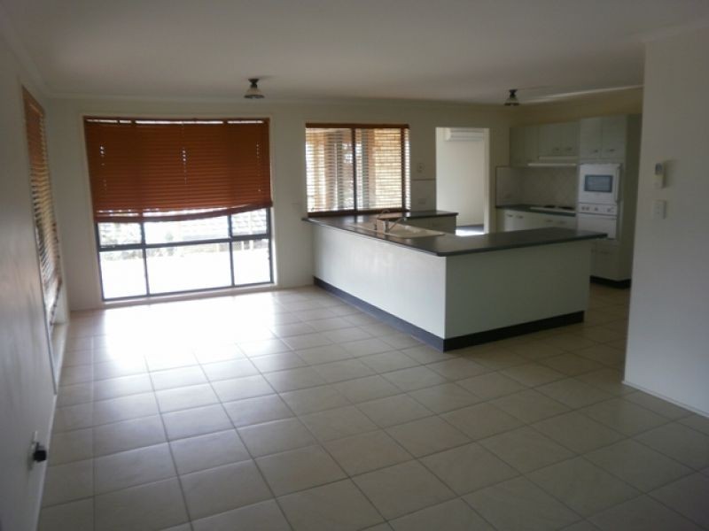 5 Highvale Drive, Helensvale QLD 4212