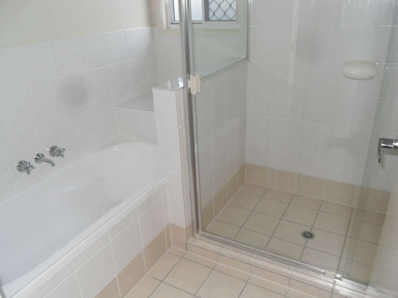 17 Periwinkle Lane, Springfield Lakes QLD 4300