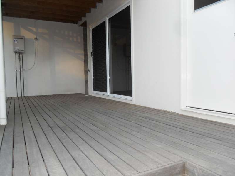 17 Periwinkle Lane, Springfield Lakes QLD 4300