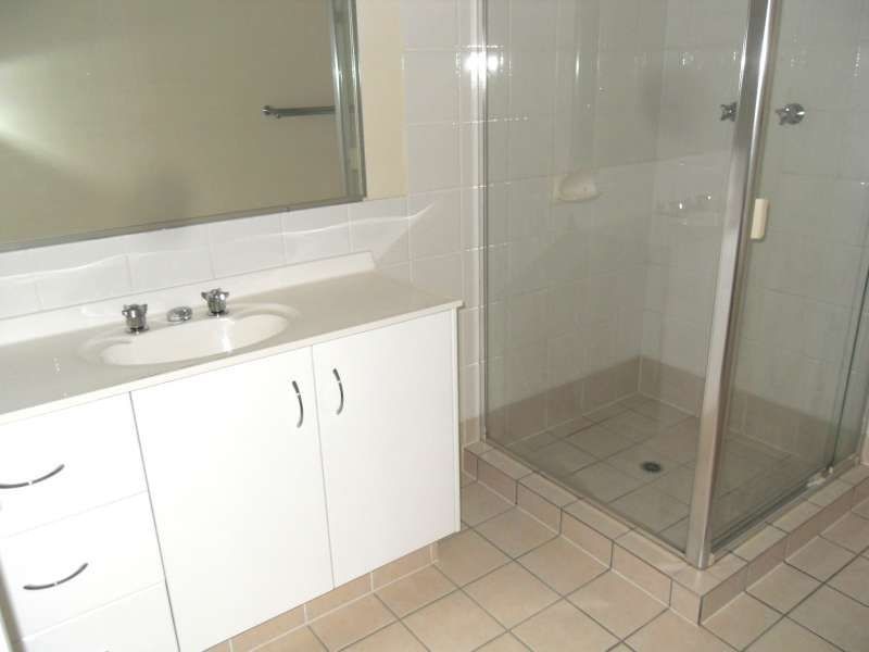 17 Periwinkle Lane, Springfield Lakes QLD 4300