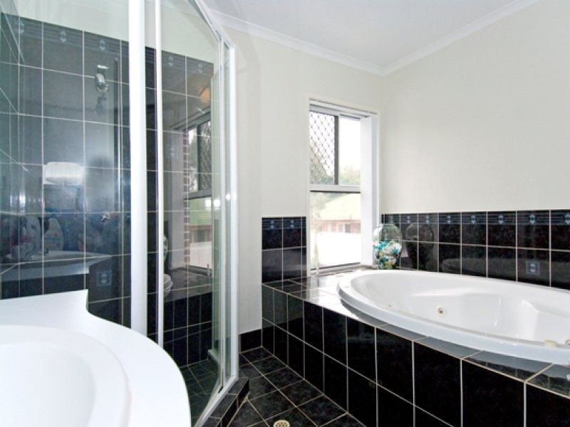 5 Auriga Close, Wynnum West QLD 4178