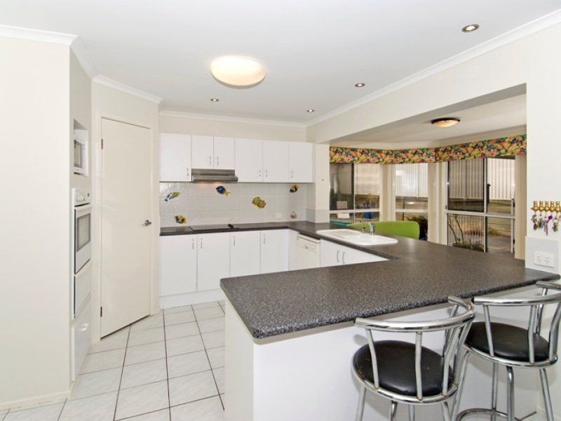 5 Auriga Close, Wynnum West QLD 4178