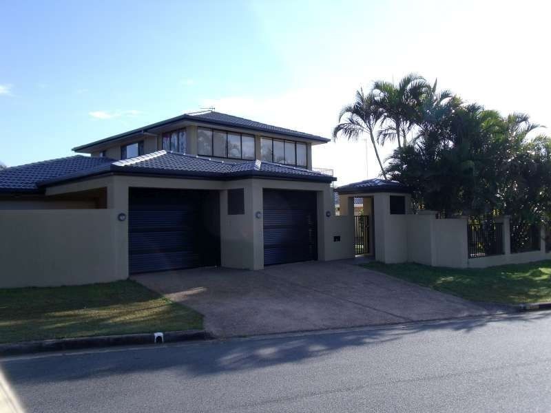 40 Lambros Drive, Benowa QLD 4217