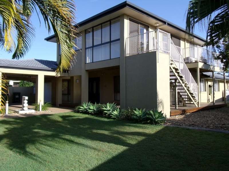 40 Lambros Drive, Benowa QLD 4217