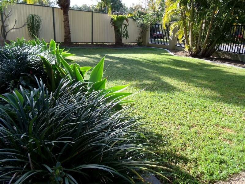 40 Lambros Drive, Benowa QLD 4217