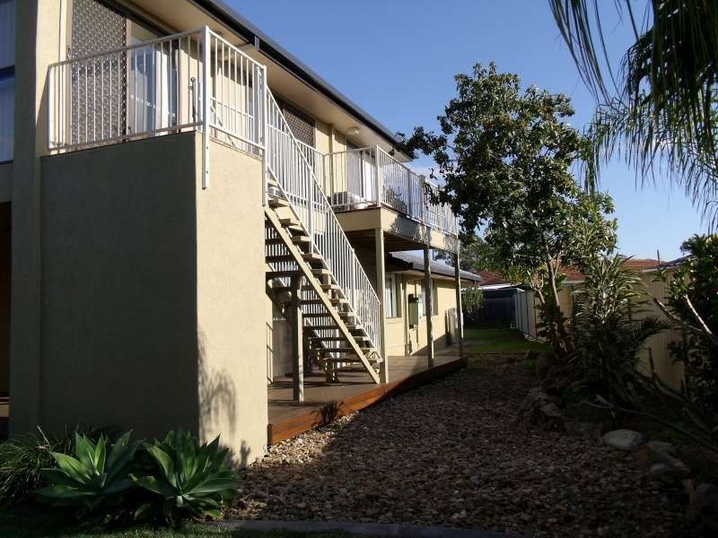 40 Lambros Drive, Benowa QLD 4217