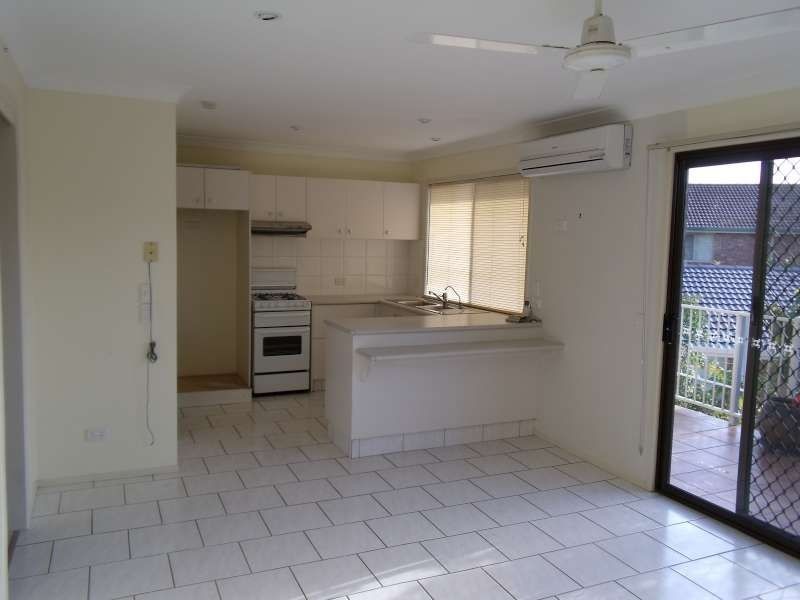 40 Lambros Drive, Benowa QLD 4217