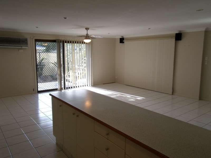 40 Lambros Drive, Benowa QLD 4217
