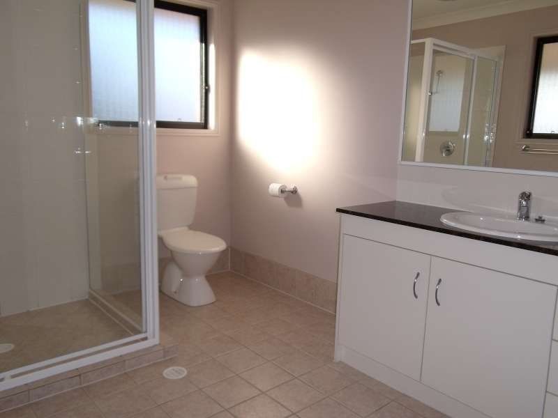 1/4 Gannon Way, Upper Coomera QLD 4209