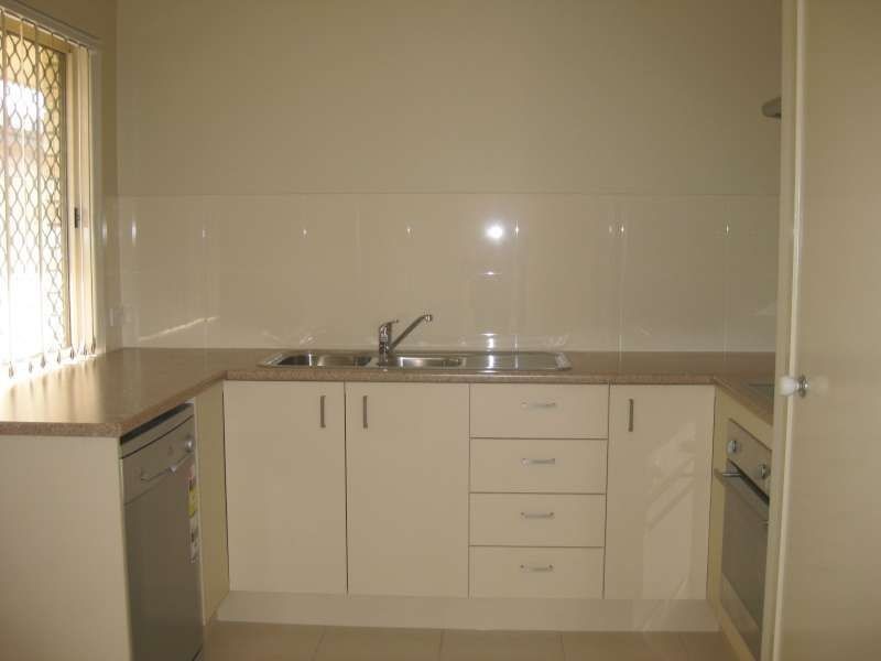 2/28 Rainbird Crescent, Kallangur QLD 4503