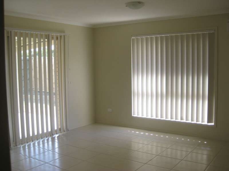 2/28 Rainbird Crescent, Kallangur QLD 4503