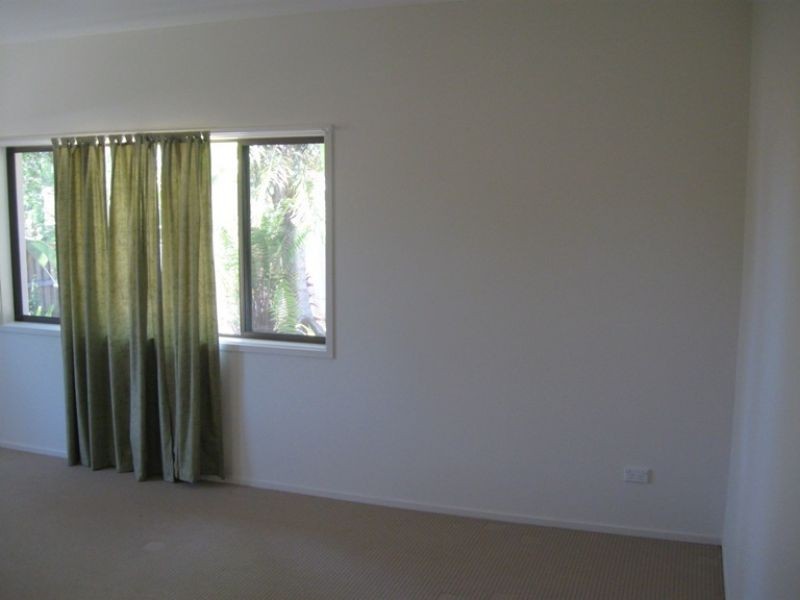 13 Foothill Street, Elanora QLD 4221