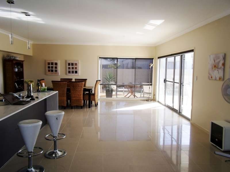 10 Iridium Drive, Hope Island QLD 4212