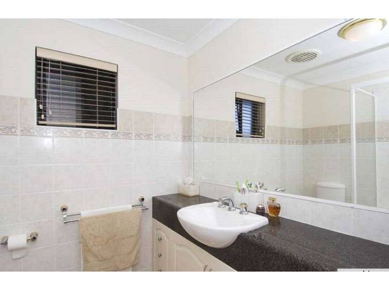 3, 42 Scott Road, Herston QLD 4006