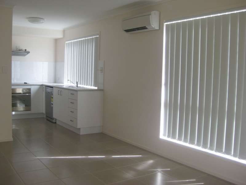 2/22 Rainbird Crescent, Kallangur QLD 4503