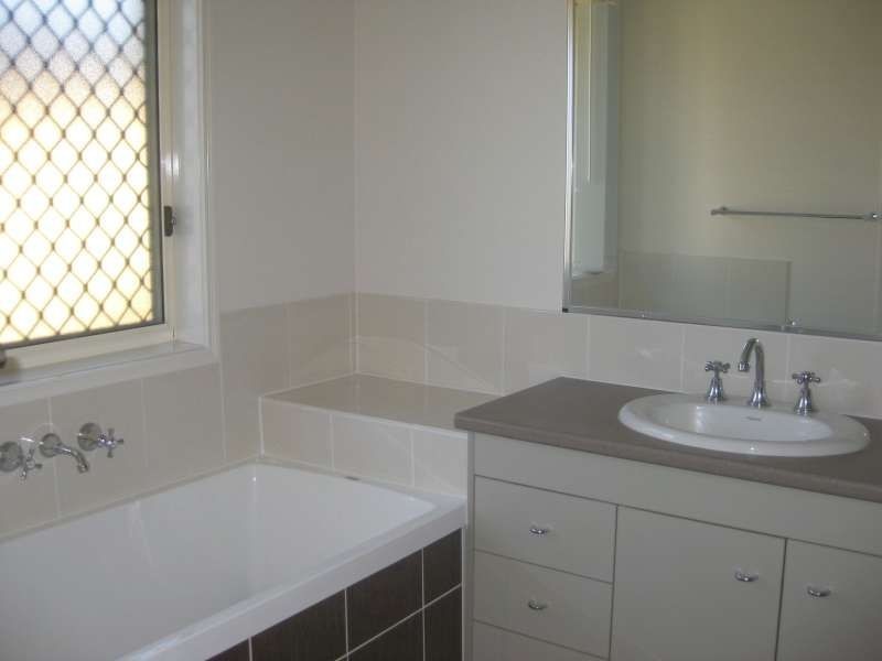 1, 34 Everest Street, Warner QLD 4500