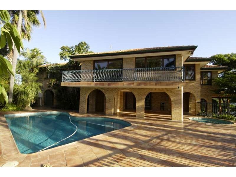 14 Nootka Court, Broadbeach Waters QLD 4218