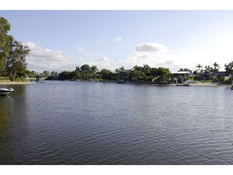 14 Nootka Court, Broadbeach Waters QLD 4218