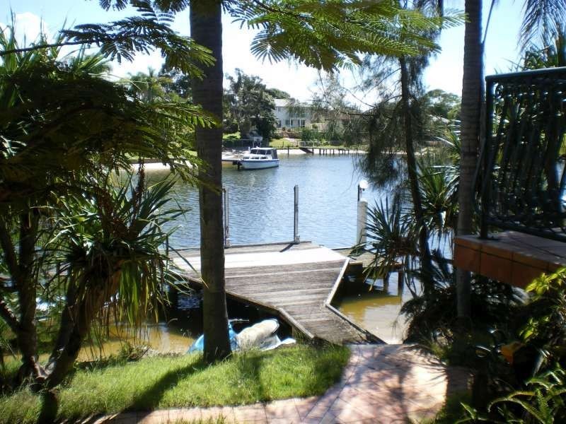 14 Nootka Court, Broadbeach Waters QLD 4218
