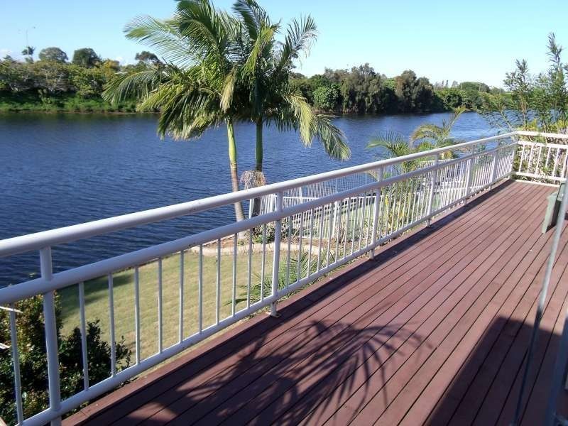 34 Emerton Crescent, Robina QLD 4226