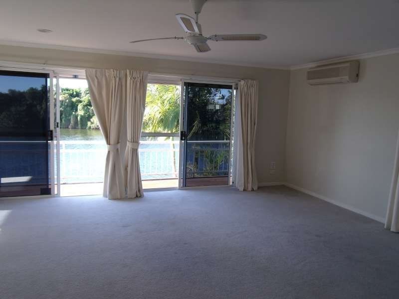 34 Emerton Crescent, Robina QLD 4226