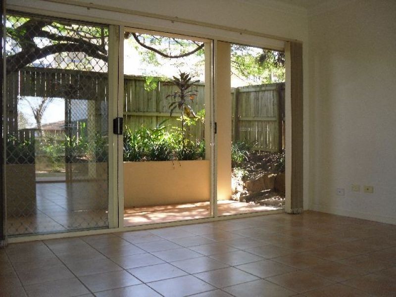 1, 70 Ekibin Road, Annerley QLD 4103