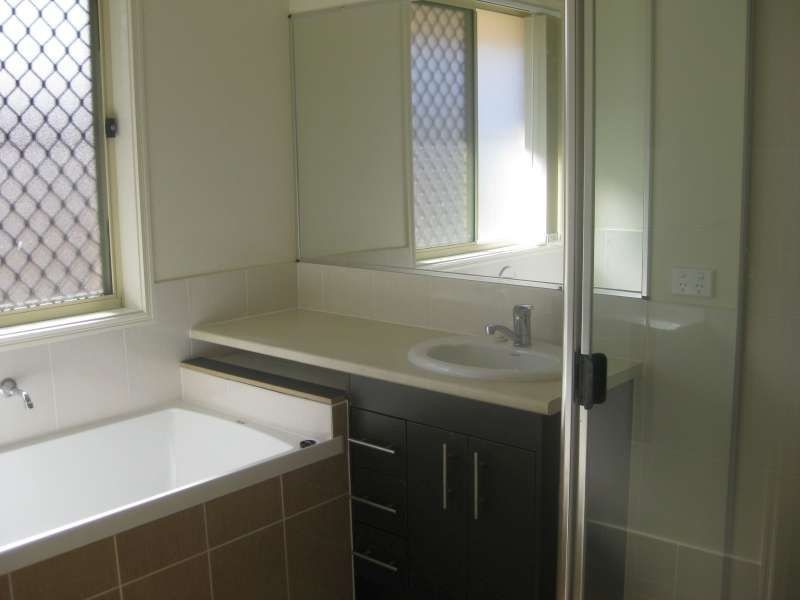 1, 10 Halifax Court, Bray Park QLD 4500