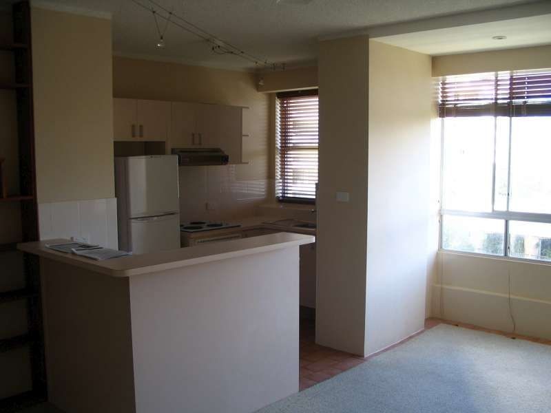 17/15 Pacific Street, Main Beach QLD 4217