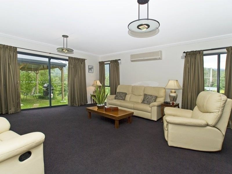 6 Mungindie Court, Mount Nathan QLD 4211