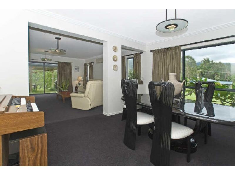 6 Mungindie Court, Mount Nathan QLD 4211