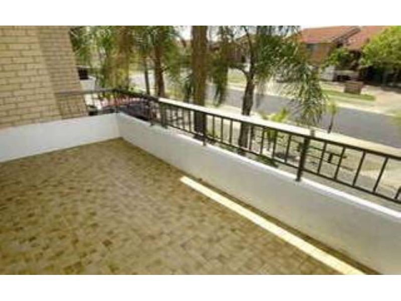 3/1 Angie Court, Mermaid Waters QLD 4218