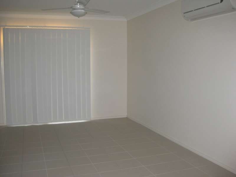 2/32 Grandview Parade, Griffin QLD 4503